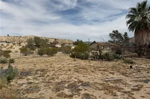 6587 Rose Ellen Ave, 29 Palms MCB, CA 92277 - Photo 11