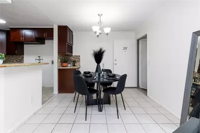 15000 Downey, Paramount, CA 90723 - Photo 7