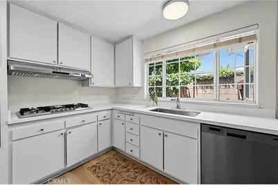 19541 Hartsdale, Huntington Beach, CA 92646 - Photo 7