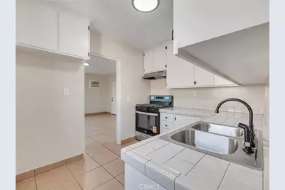 16754 Merrill Street, Victorville, CA 92395 - Photo 7