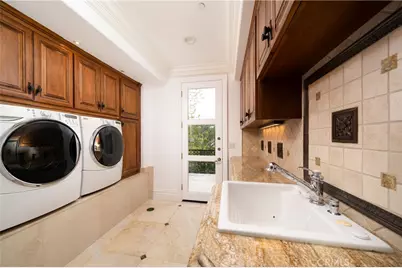10472 Villa Del Cerro, Santa Ana, CA 92705 - Photo 13