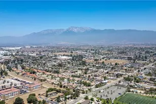 16408 Valencia, Fontana, CA 92335 - Photo 39