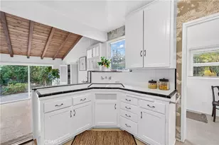 6724 De Celis Pl, Lake Balboa, CA 91406 - Photo 21