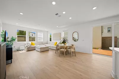 201 Yerba, Irvine, CA 92618 - Photo 5