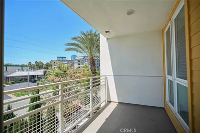 21301 Erwin Street #305, Woodland Hills, CA 91367 - Photo 25