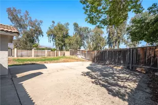 27394 Rustic Ln, Highland, CA 92346 - Photo 33