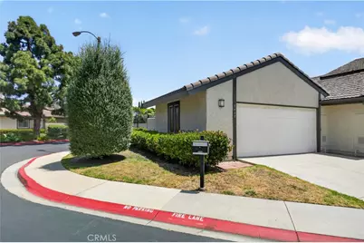 8488 Oakstone Circle, Huntington Beach, CA 92646 - Photo 25