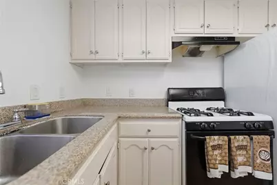10015 Karmont Avenue, South Gate, CA 90280 - Photo 15
