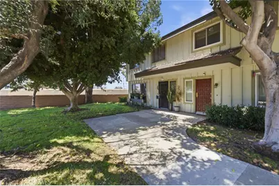10015 Karmont Avenue, South Gate, CA 90280 - Photo 3