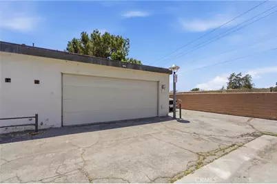 10015 Karmont Avenue, South Gate, CA 90280 - Photo 39