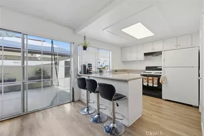 10015 Karmont Avenue, South Gate, CA 90280 - Photo 13