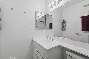 10015 Karmont Ave, South Gate, CA 90280 - Photo 23