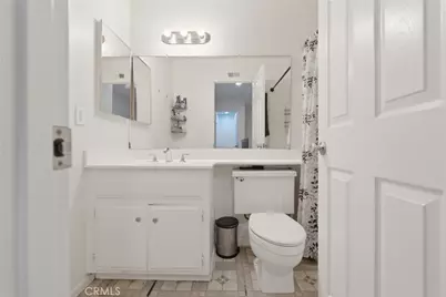 10015 Karmont Avenue, South Gate, CA 90280 - Photo 21