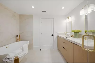 539 Vista Flora, Newport Beach, CA 92660 - Photo 25