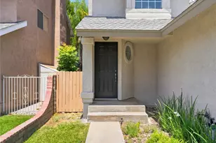 28525 Sugar Pine Way, Saugus, CA 91390 - Photo 5