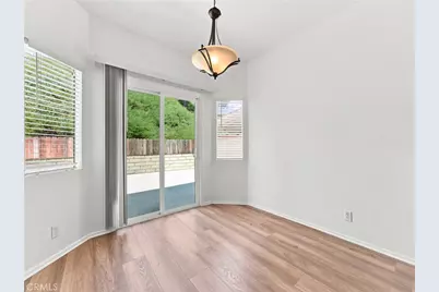 28525 Sugar Pine Way, Saugus, CA 91390 - Photo 11