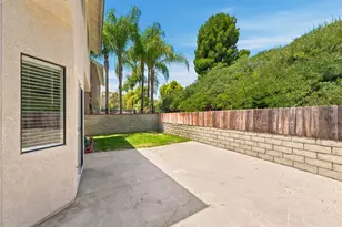 28525 Sugar Pine Way, Saugus, CA 91390 - Photo 31