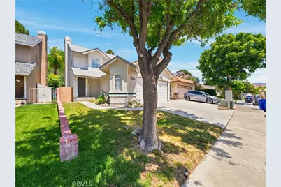 28525 Sugar Pine Way, Saugus, CA 91390 - Photo 3