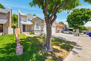 28525 Sugar Pine Way, Saugus, CA 91390 - Photo 3
