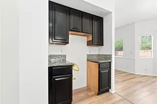 28525 Sugar Pine Way, Saugus, CA 91390 - Photo 15