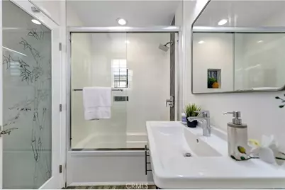 2000 Pacific Coast Highway #203, Huntington Beach, CA 92648 - Photo 19