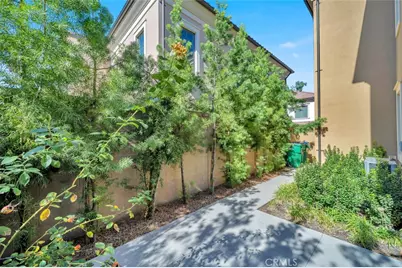 129 Lomita, Irvine, CA 92618 - Photo 27