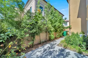 129 Lomita, Irvine, CA 92618 - Photo 27