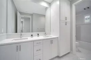 129 Lomita, Irvine, CA 92618 - Photo 19