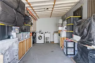 927 E 28th St, Los Angeles, CA 90011 - Photo 19
