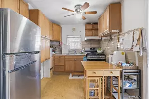 927 E 28th St, Los Angeles, CA 90011 - Photo 17