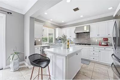 3381 Corte Cassis, Costa Mesa, CA 92626 - Photo 9