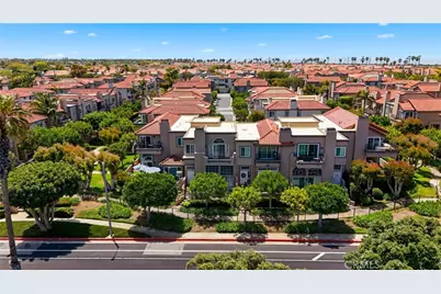 19239 Meadowood Cir, Huntington Beach, CA 92648 - Photo 9