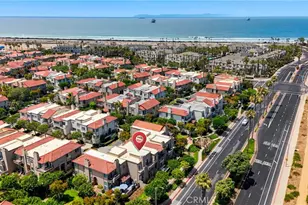 19239 Meadowood Cir, Huntington Beach, CA 92648 - Photo 5