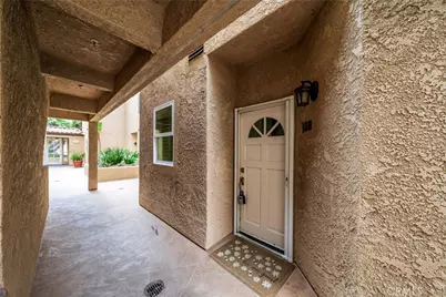 2000 Pacific Coast Hwy #108, Huntington Beach, CA 92648 - Photo 9