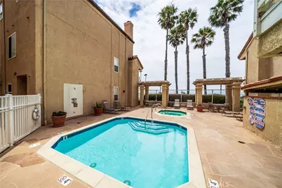 2000 Pacific Coast Hwy #108, Huntington Beach, CA 92648 - Photo 33