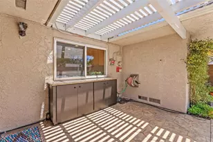 17261 Citron, Irvine, CA 92612 - Photo 41