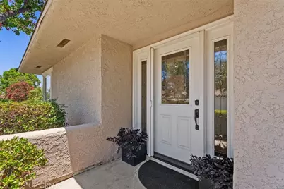17261 Citron, Irvine, CA 92612 - Photo 9