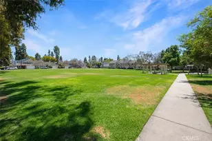 1 Woodleaf, Irvine, CA 92614 - Photo 35