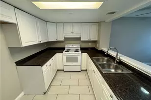 300 E Chestnut Ave, Santa Ana, CA 92701 - Photo 9