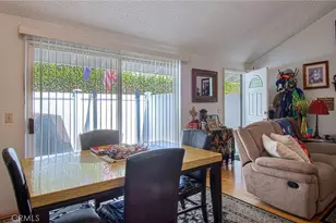 1042 Walnut St, Tustin, CA 92780 - Photo 9