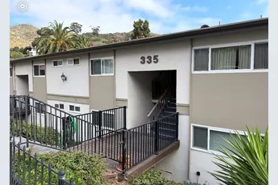 335 Whittley #2, Avalon, CA 90704 - Photo 3