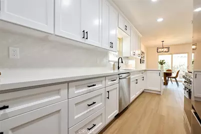 8147 Aldea Avenue, Lake Balboa, CA 91406 - Photo 11