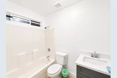 210 S Raitt, Santa Ana, CA 92703 - Photo 9