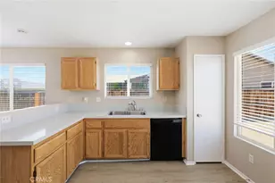 15730 Ox Hill Ct, Adelanto, CA 92301 - Photo 9