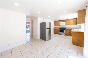 835 Raintree Pl, Vista, CA 92084 - Photo 7