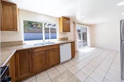 835 Raintree Place, Vista, CA 92084 - Photo 9