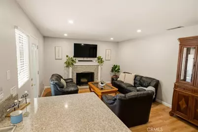 25097 Green Mill Avenue, Newhall, CA 91321 - Photo 7
