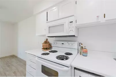 19760 Kingswood, Huntington Beach, CA 92646 - Photo 15