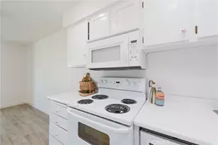 19760 Kingswood, Huntington Beach, CA 92646 - Photo 15