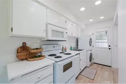 19760 Kingswood, Huntington Beach, CA 92646 - Photo 11